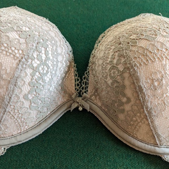 Victoria's Secret Plunge Bra 🩷 - Picture 2 of 7
